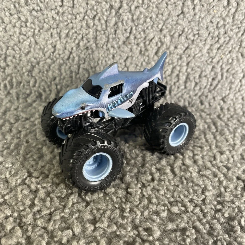 Monster Jam‎ Monster dirt, Megalodon 1:64 diecast truck, Spin Master toys